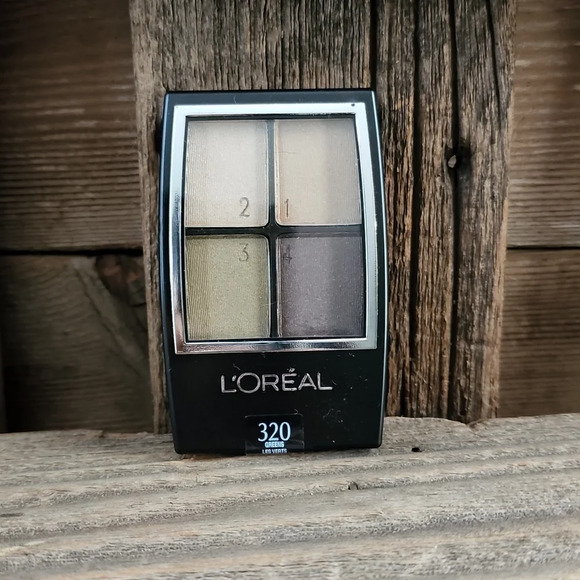 (2) L'Oreal Eyeshadow #320 Greens - Picture 1 of 1